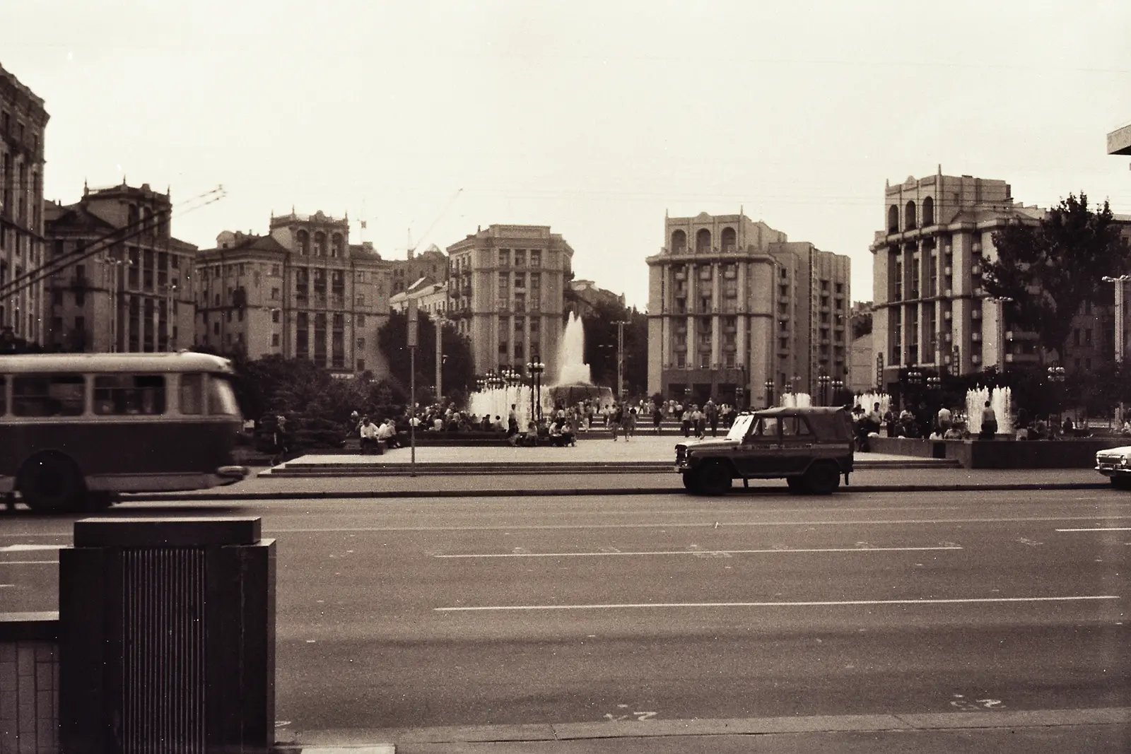 Open square with fountains near the Verkhovna Rada